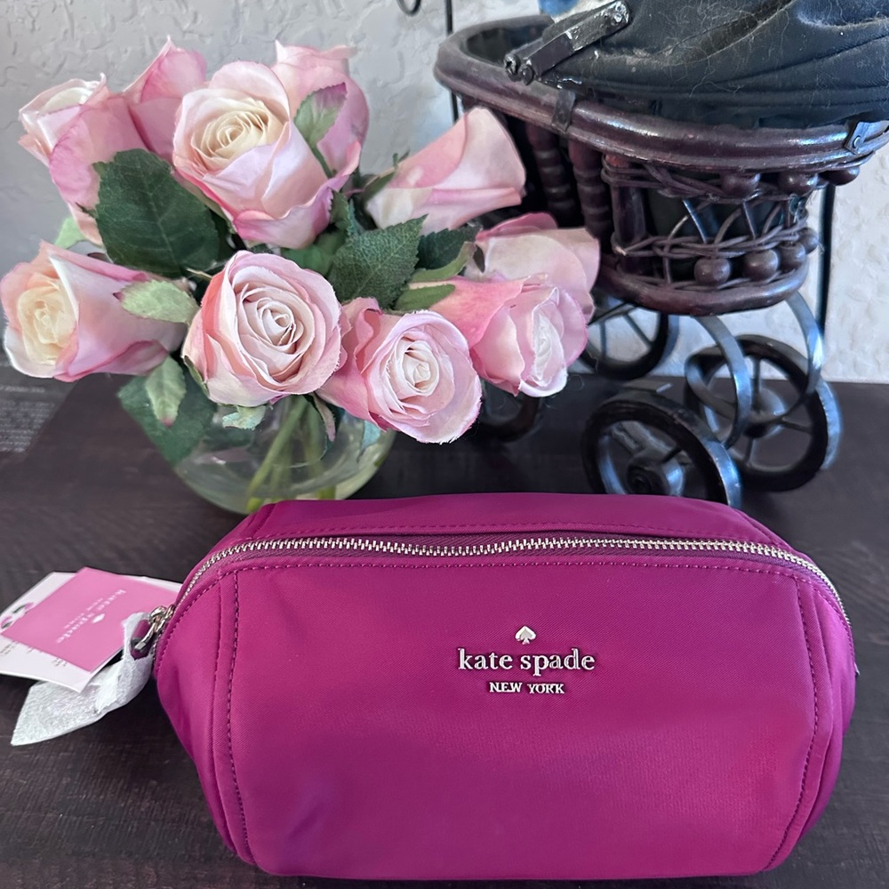 KATE SPADE MAGENTA COSMETIC BAG - NEW